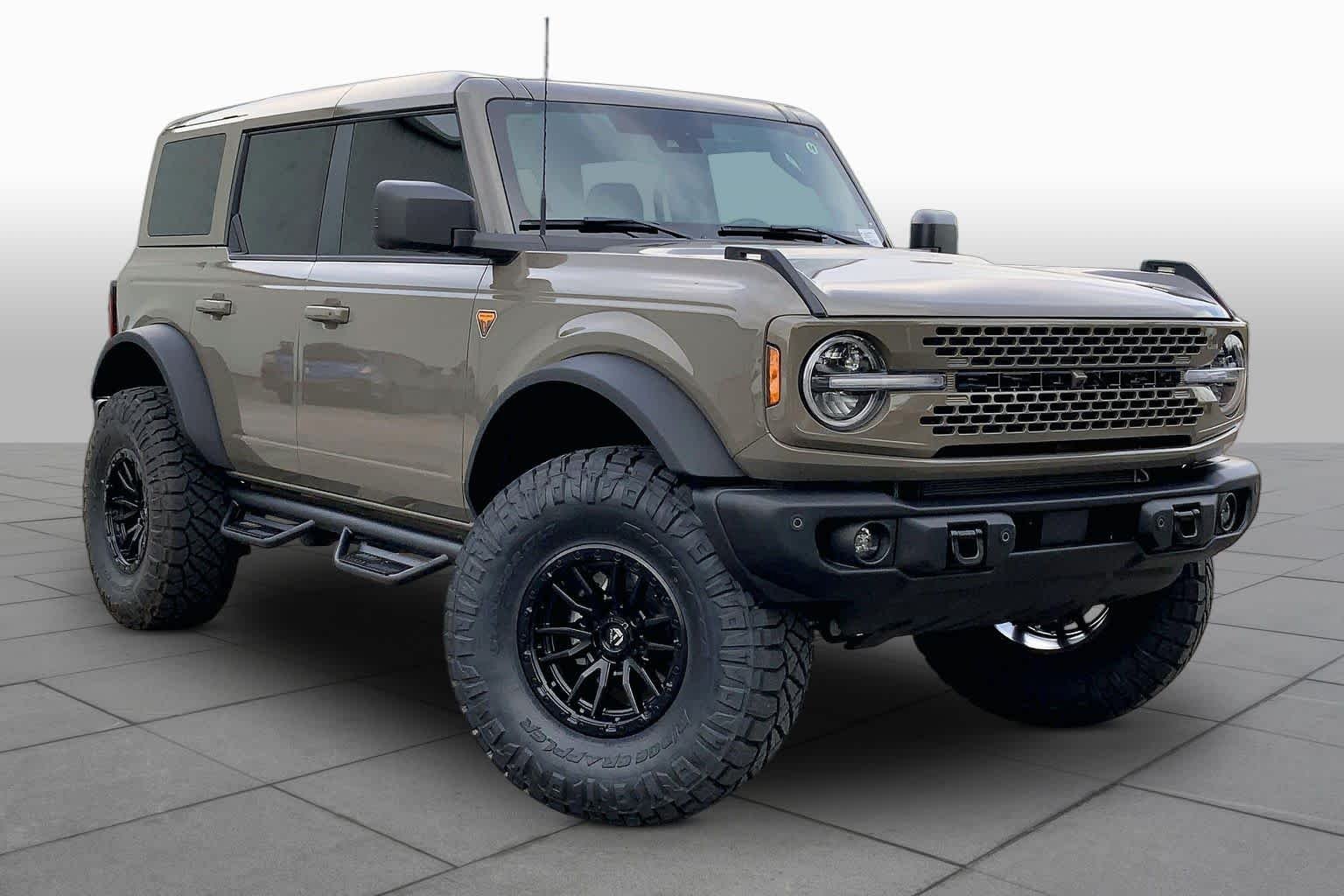 New 2026 Marsh Gray Ford Badlands image 2