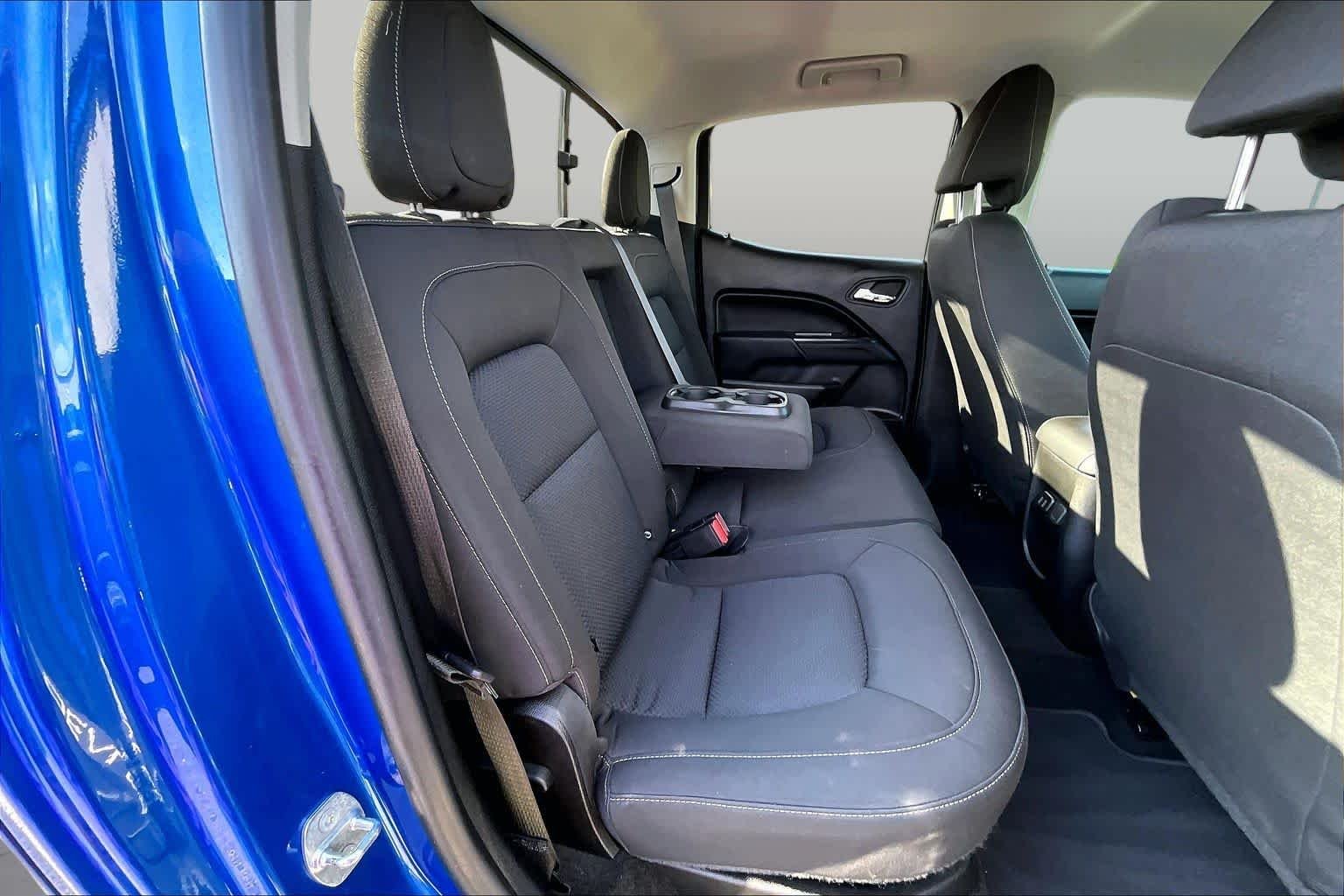 Used 2018 Kinetic Blue Chevrolet 2WD LT image 22