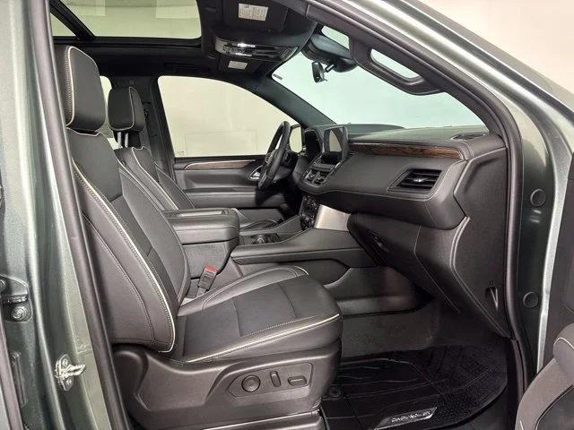 Used 2024 Silver Sage Chevrolet Premier image 4