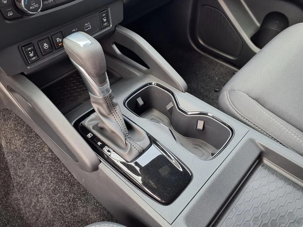 New 2026 Boulder Gray Pearl Nissan Crew Cab SV image 13