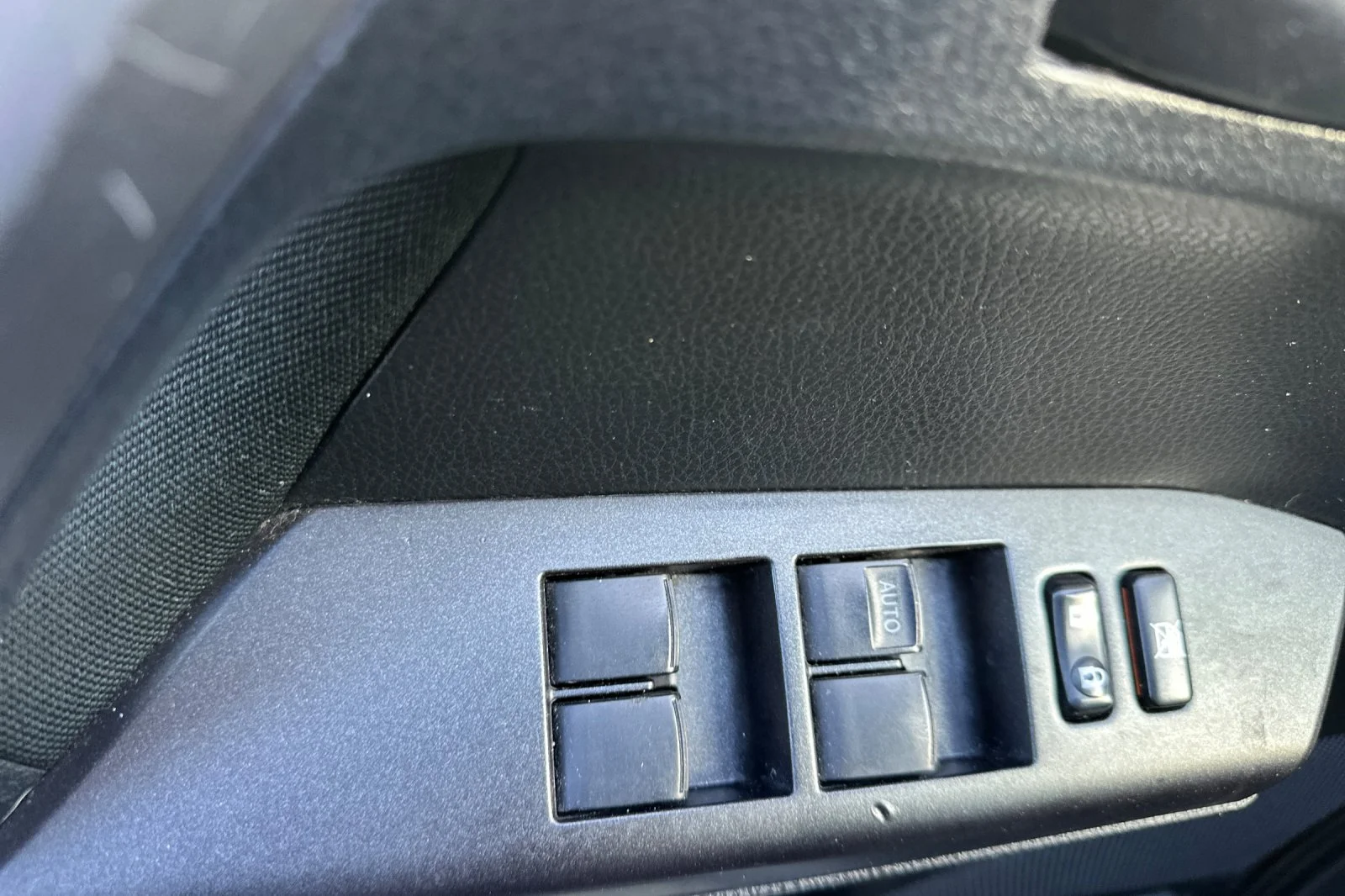 Used 2018 Gray Toyota LE image 8
