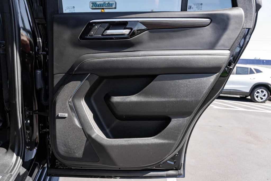 Used 2025 Black Chevrolet Premier image 33