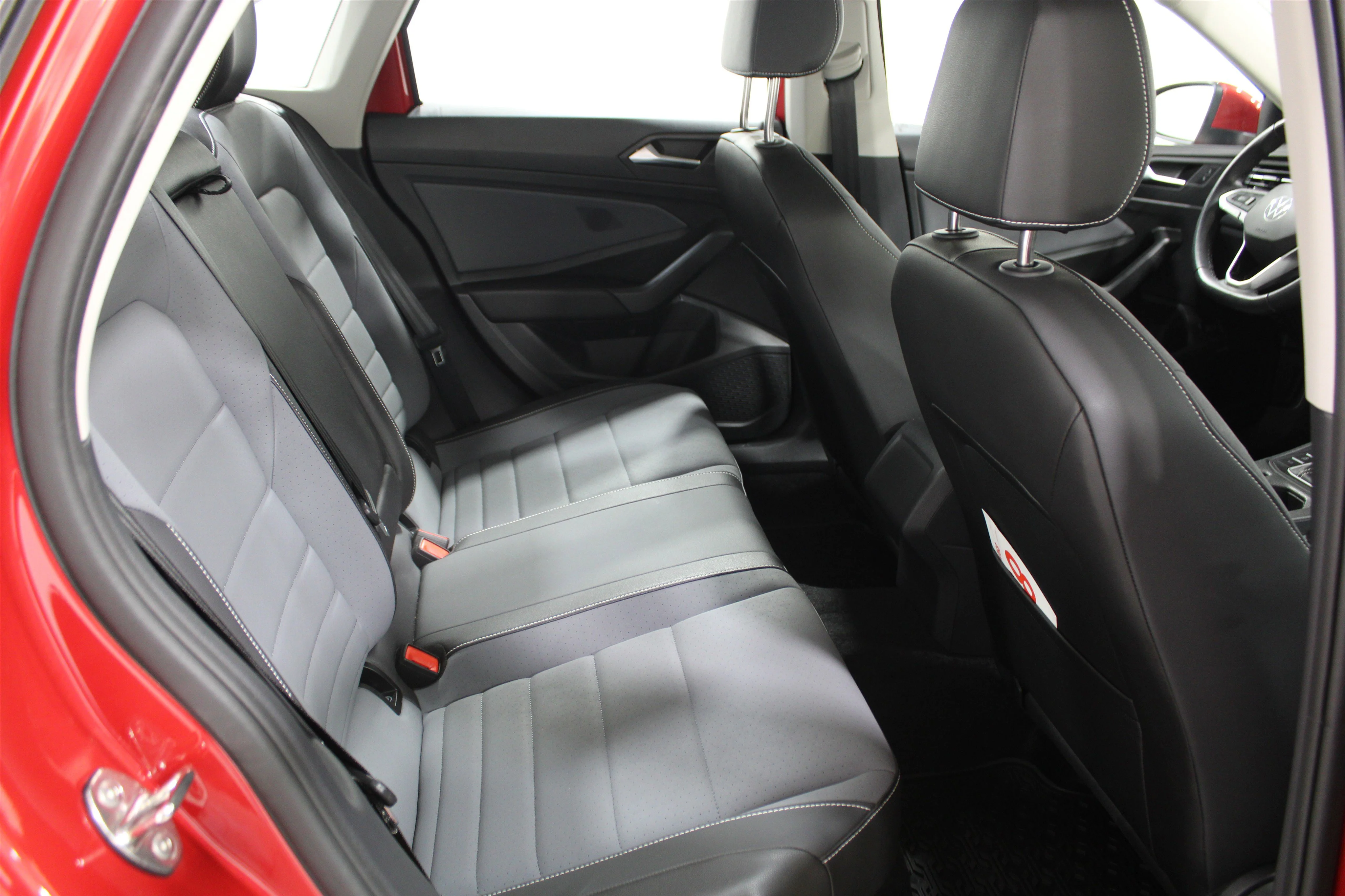 2025 Volkswagen Jetta SE - Photo 23