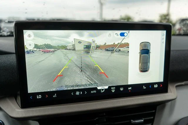 2025 Ford Explorer Active - Photo 25