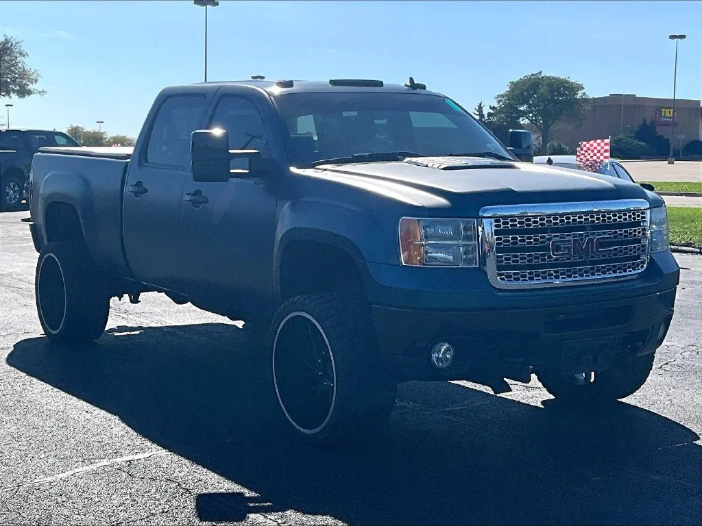 Used 2012 Black GMC Denali image 2