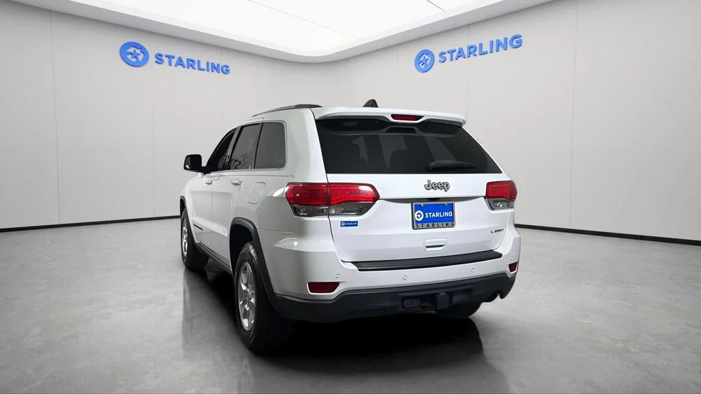 Used 2017 White Jeep Laredo image 7