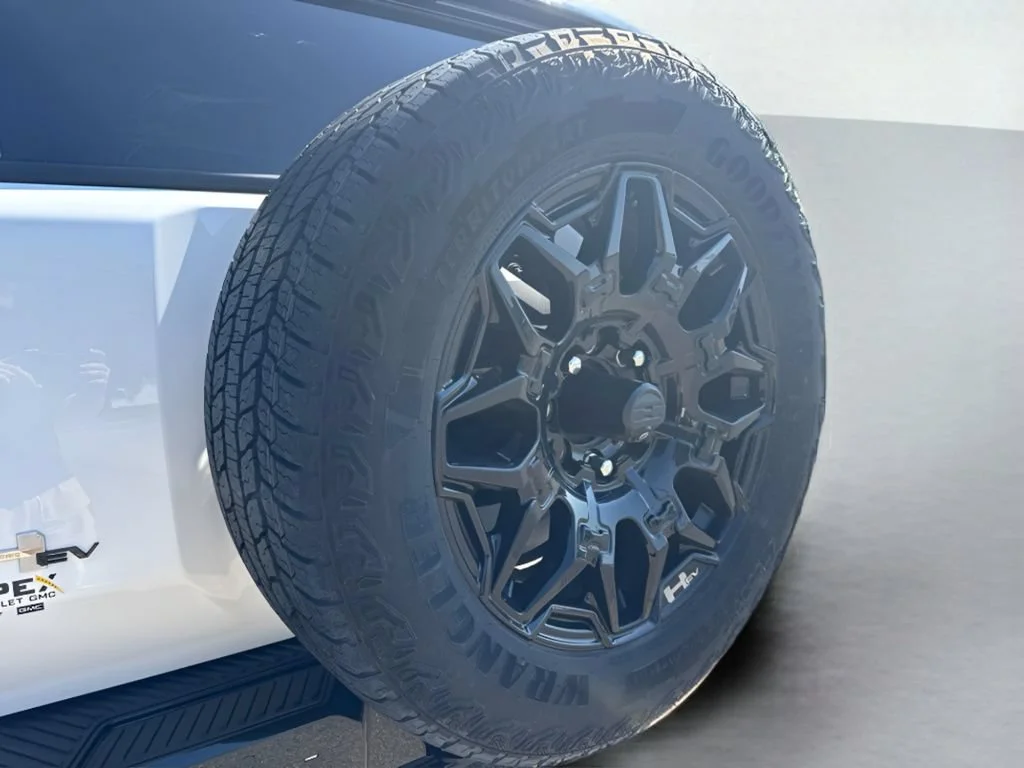Used 2025 Interstellar White GMC 2X image 36