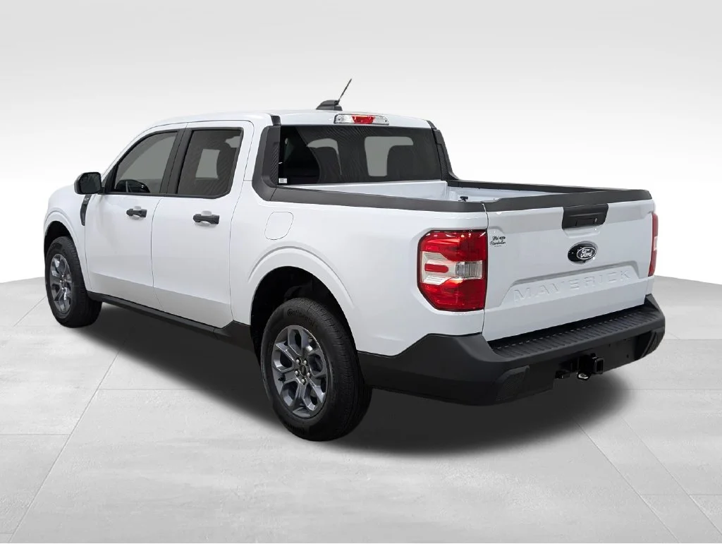 New 2026 Oxford White Ford XLT image 23