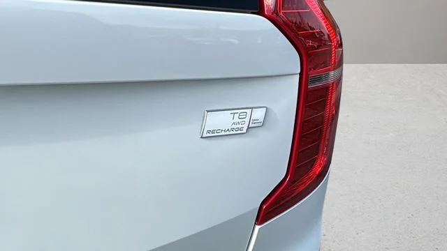 Used 2022 White Volvo T8 Inscription 7 Passenger image 29