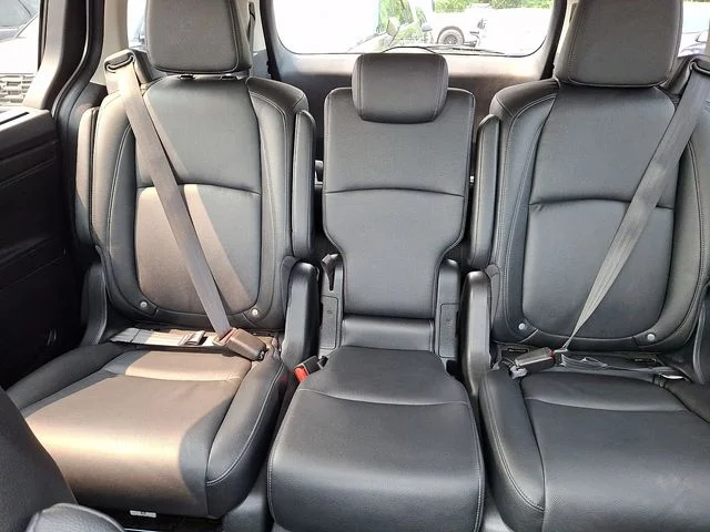 Used 2025  Honda EX-L image 19