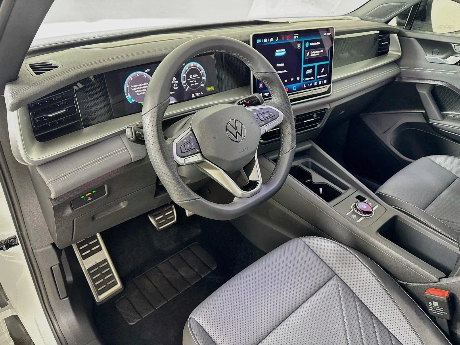 New 2026 WHITE Volkswagen SE R-Line Black image 9