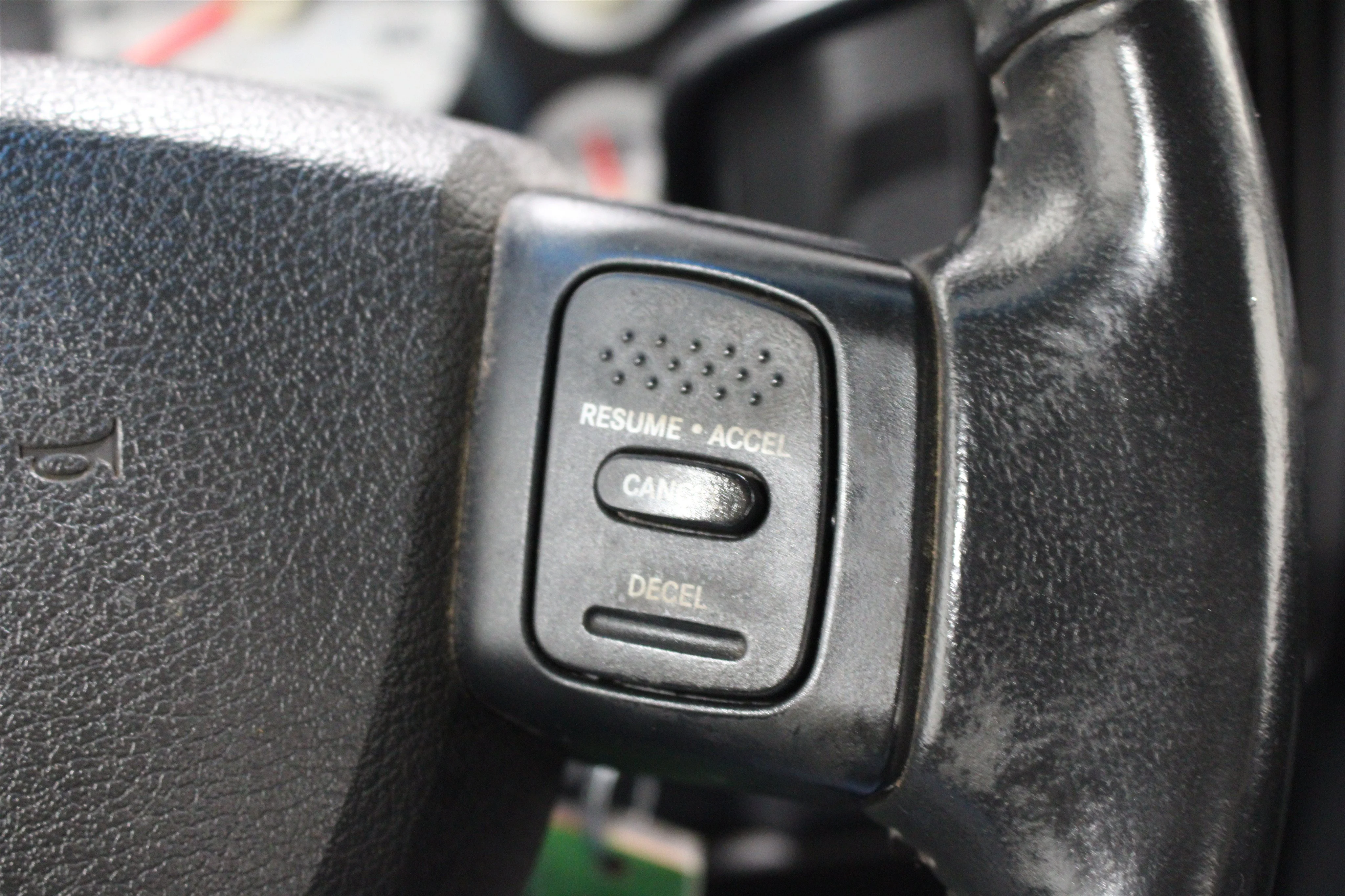 Used 2005 Bright White Dodge SLT image 11