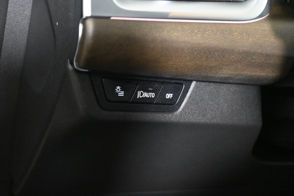 Used 2026 Black BMW xDrive28i image 26