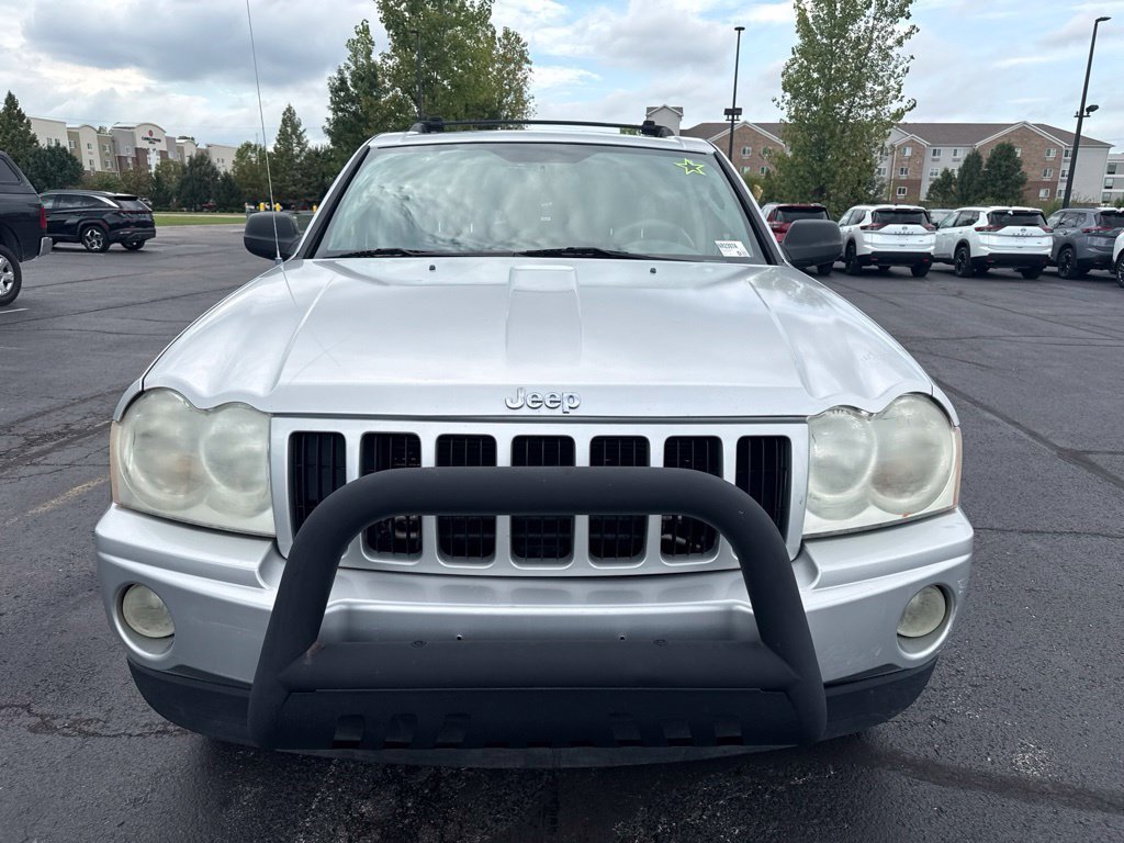 Used 2005 Silver Jeep Laredo image 8