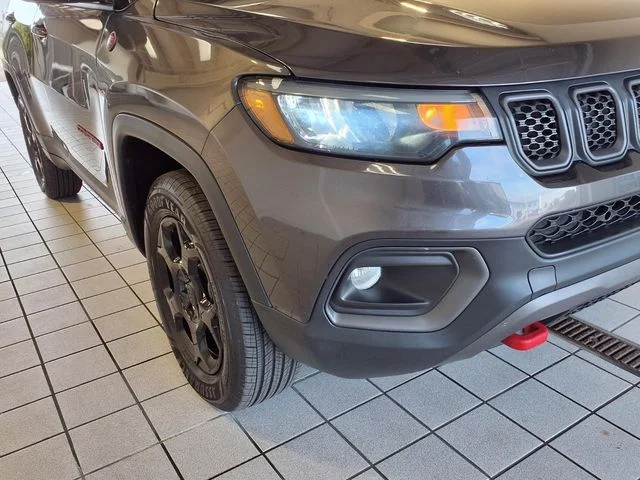 Used 2023 Crystal Metallic Jeep Trailhawk image 25