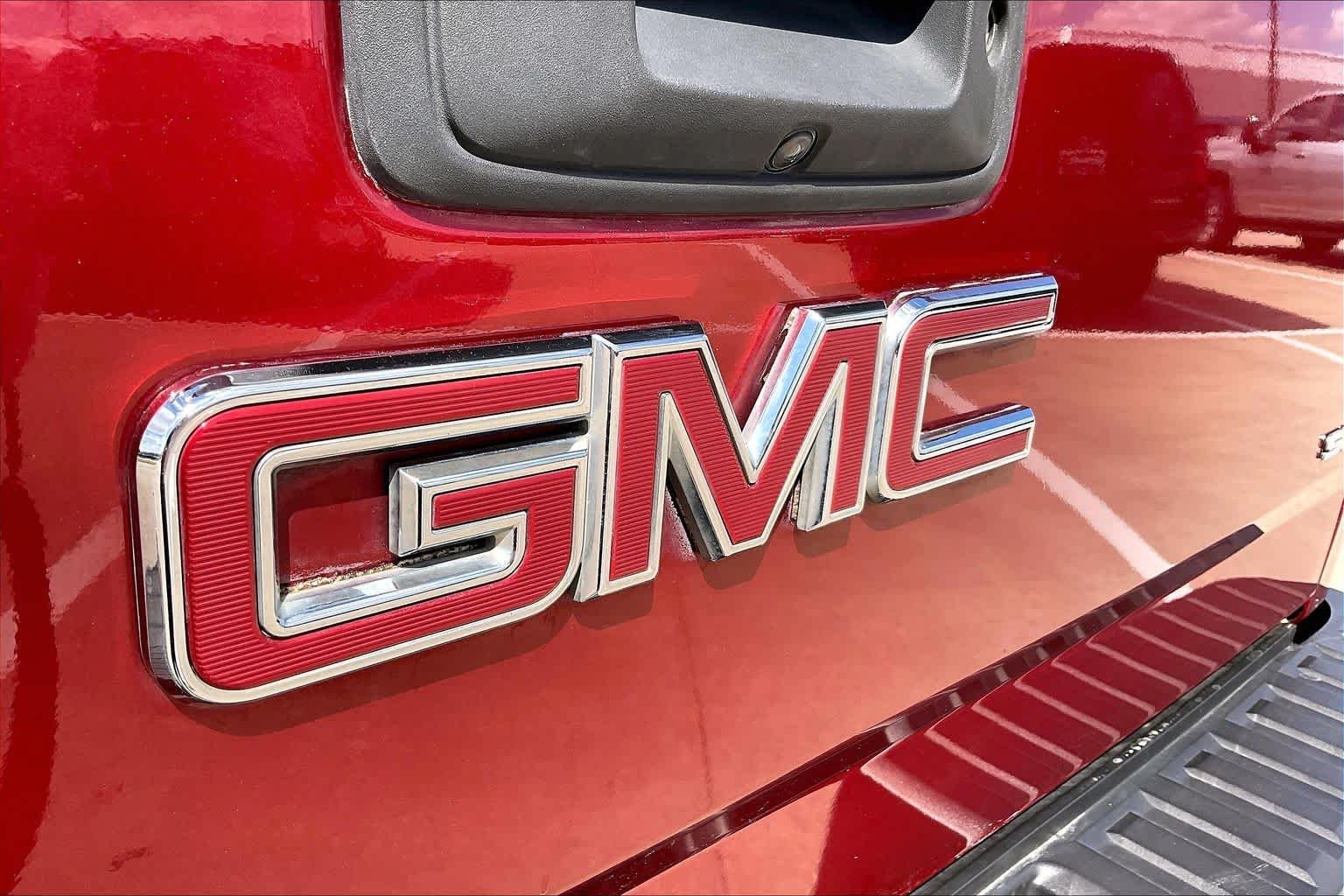 Used 2018 RED QUARTZ TINTCOAT GMC SLT image 29