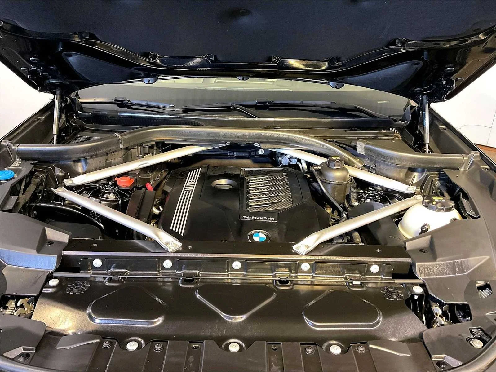 Used 2020 Black Sapphire Metallic BMW xDrive40i image 32