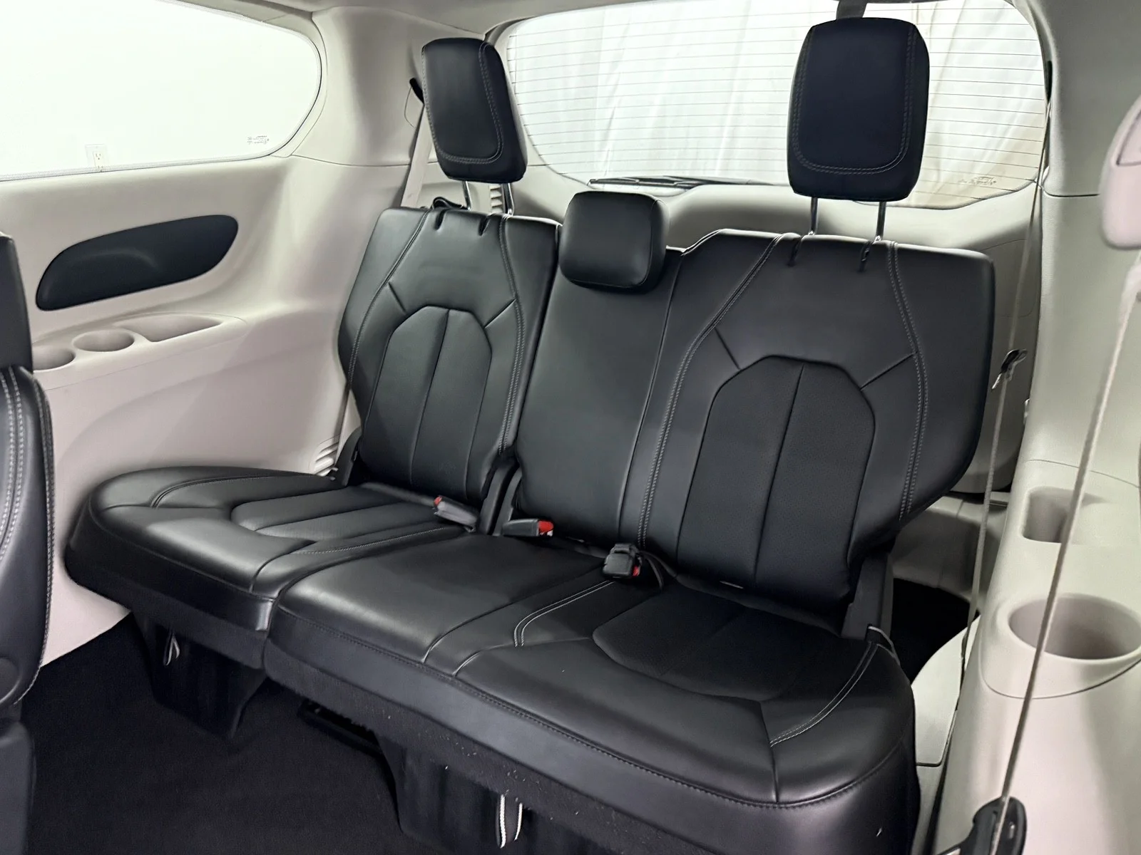 Used 2024 SILVER Chrysler Touring L image 33