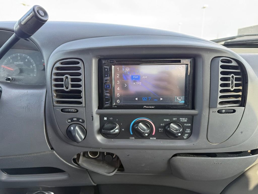 Used 2002  Ford XLT image 18