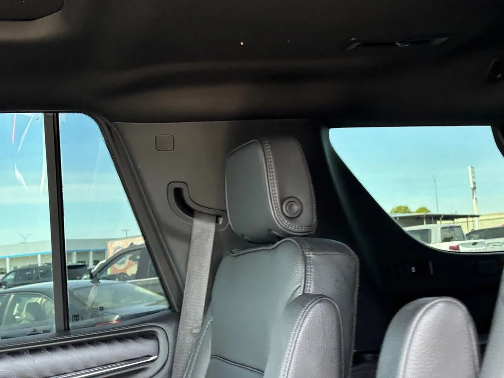 Used 2023 Silver GMC Denali image 29