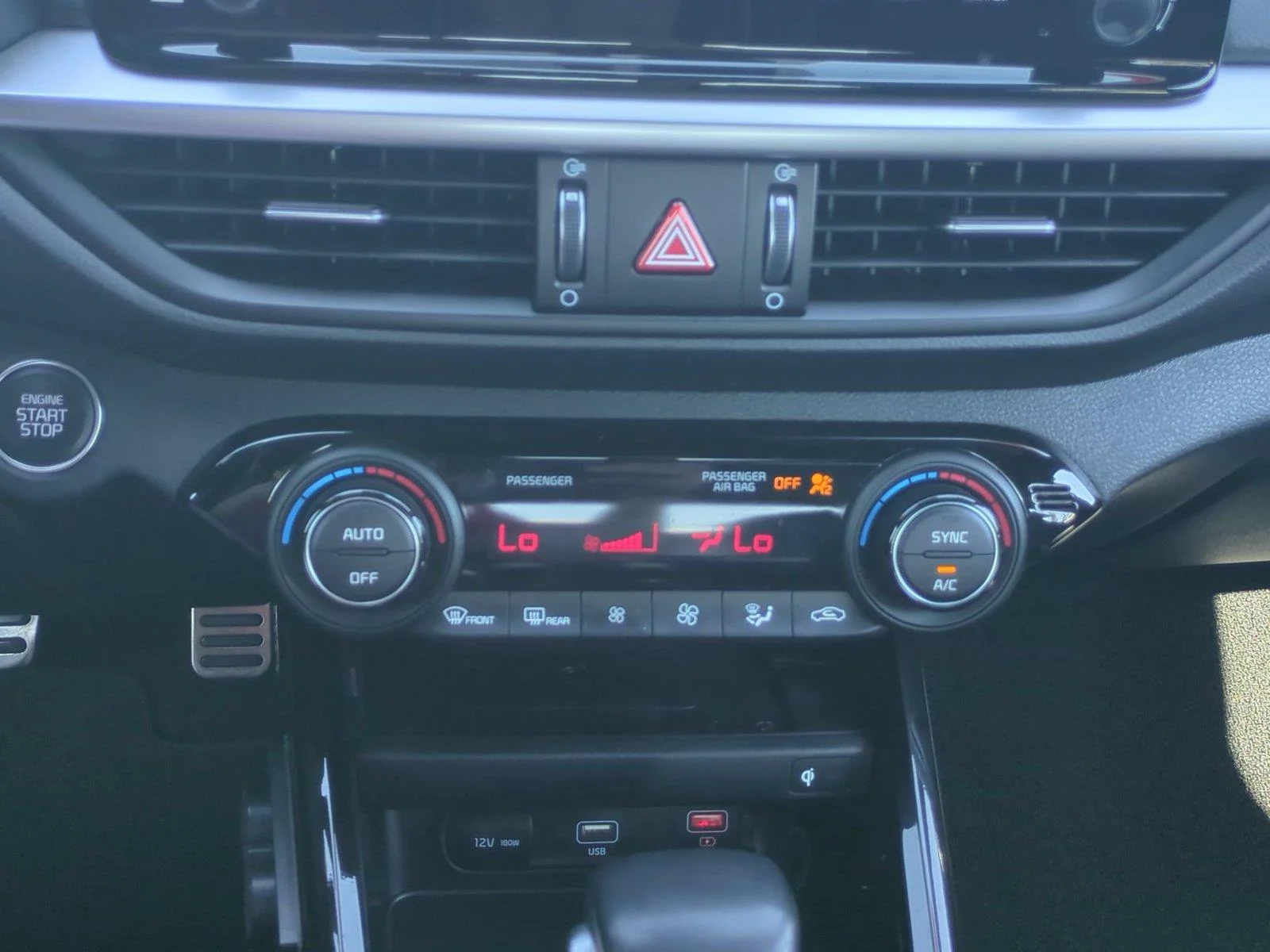 Used 2024 Snow White Pearl Kia GT-Line image 27