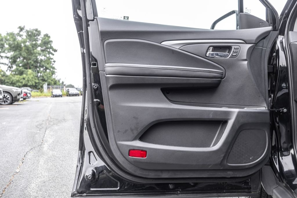 Used 2024 Black Honda RTL image 27
