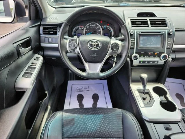 Used 2014 White Toyota SE image 14