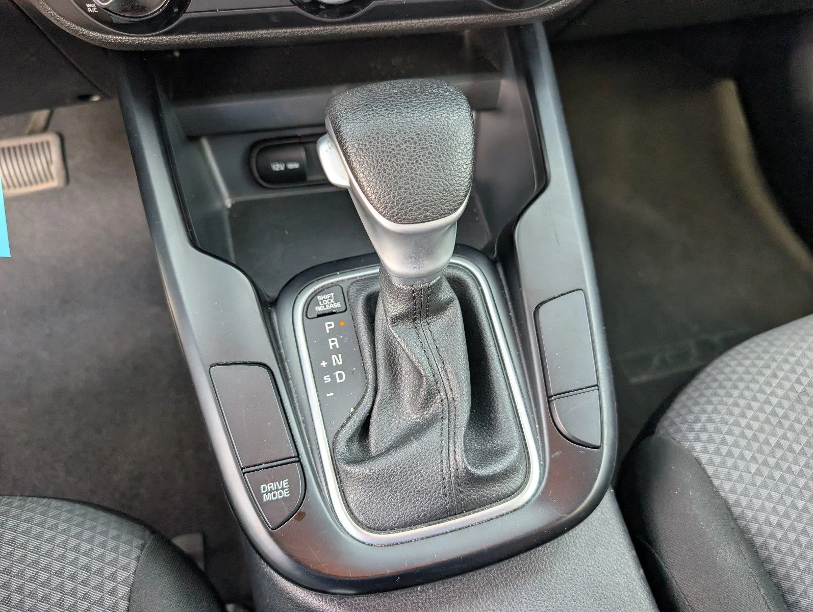 Used 2024 Mars Orange Kia LX image 19