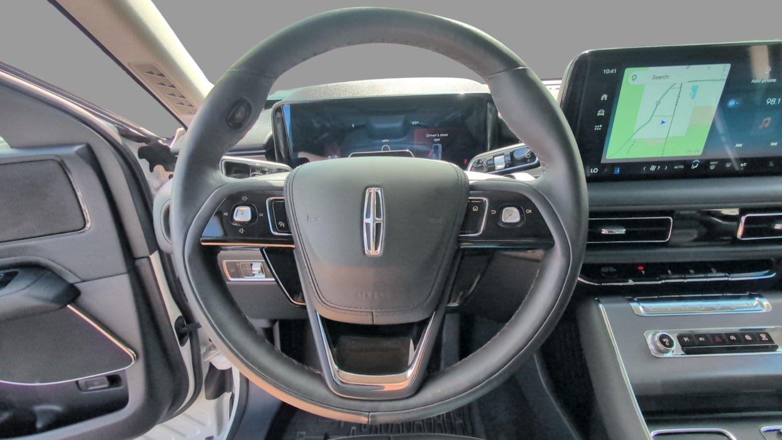 Used 2025 Pristine White Metallic Tri-Coat Lincoln Premiere image 28