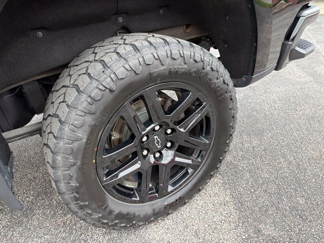 Used 2021 Black Chevrolet LT Trail Boss image 26