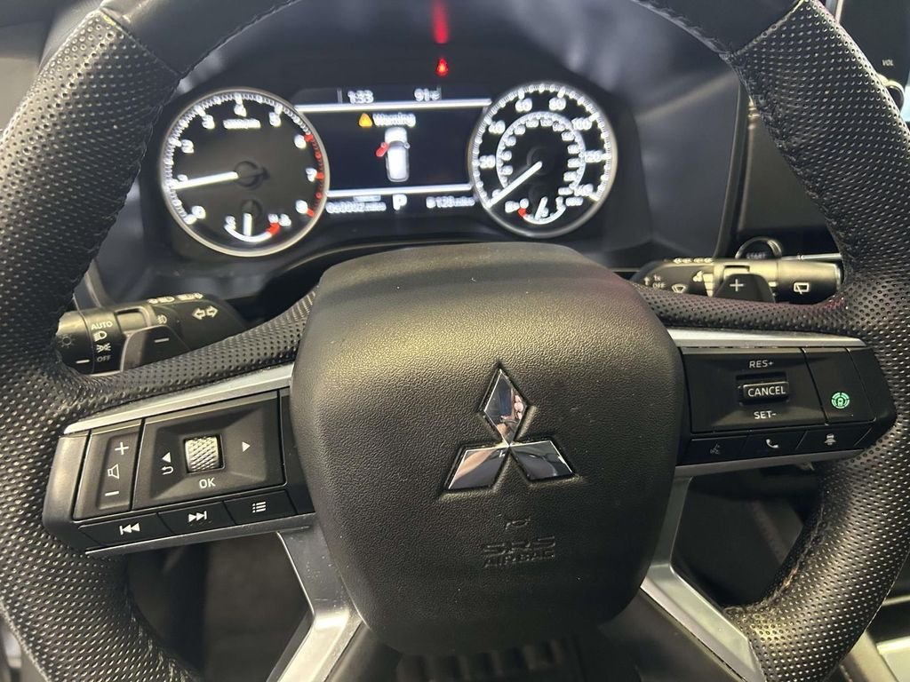 Used 2023 Gray Mitsubishi SE Special Edition image 19