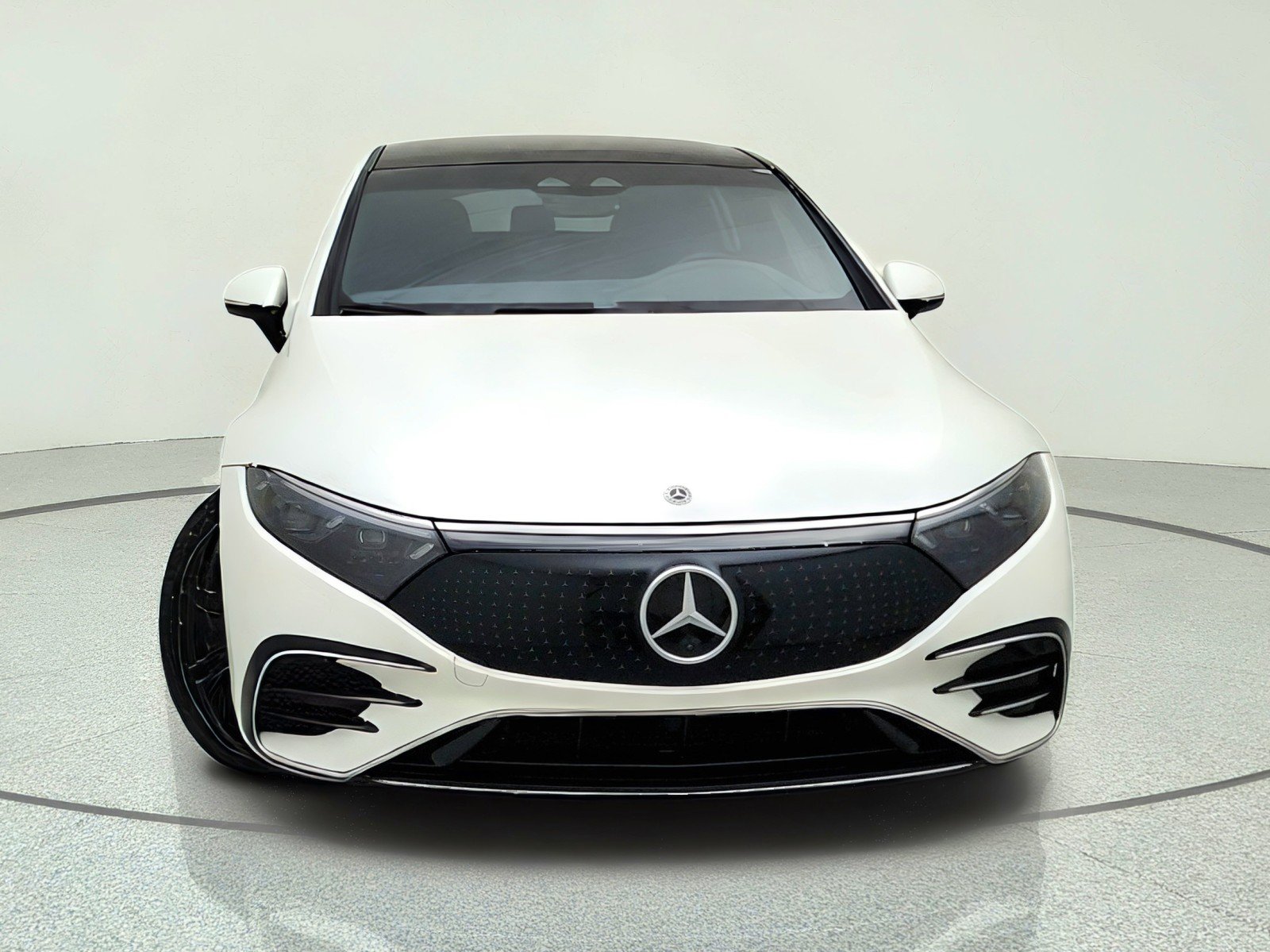Certified Used 2023 MANUFAKTUR Diamond White Mercedes-Benz EQS 580 image 3
