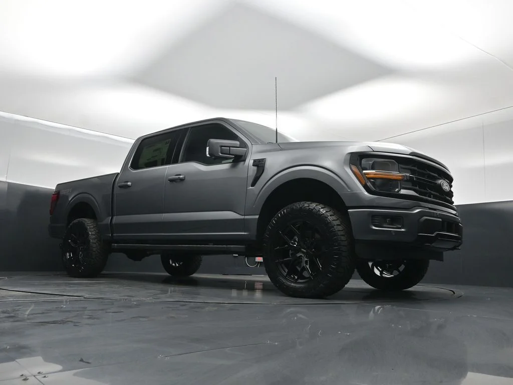 New 2026 Carbonized Gray Metallic Ford XLT image 3