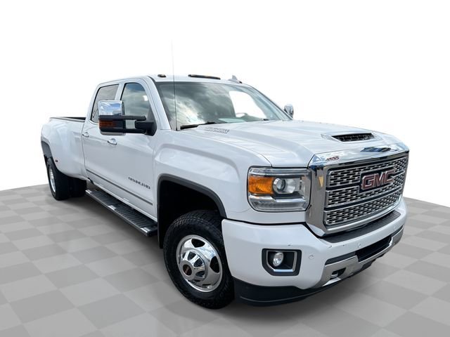 2019 GMC Sierra 4WD Crew Cab Standard Box Denali's photo