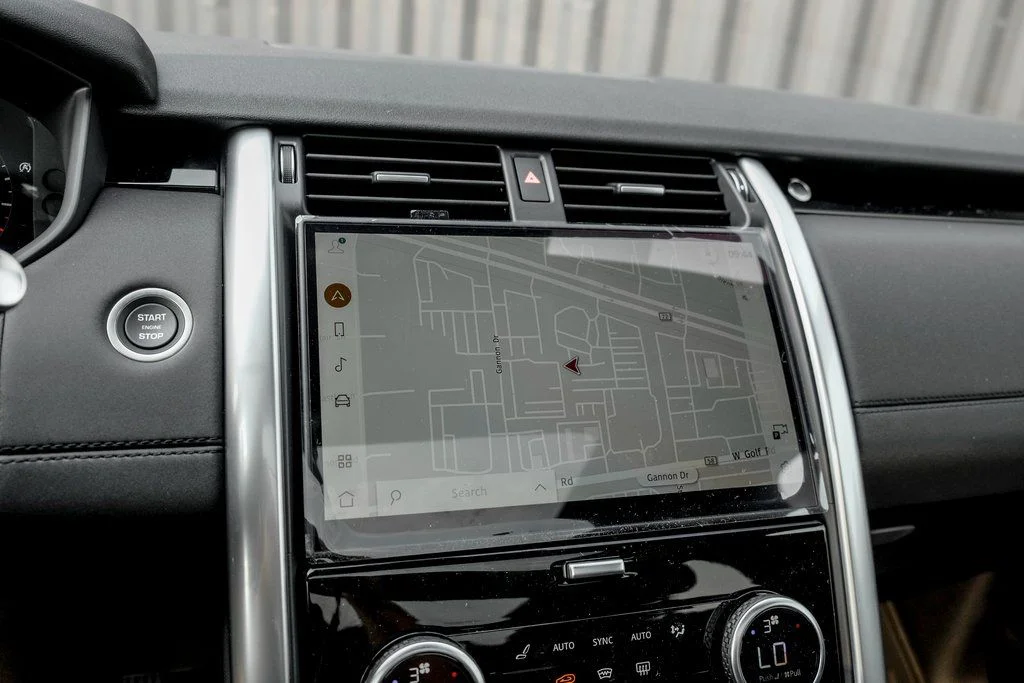 Certified Used 2025 Fuji White Land Rover S image 12