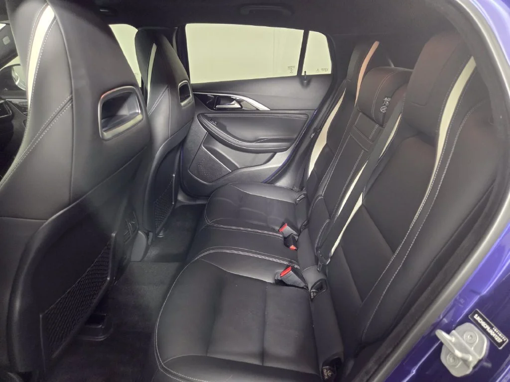 Used 2018 Ink Blue INFINITI Sport image 21