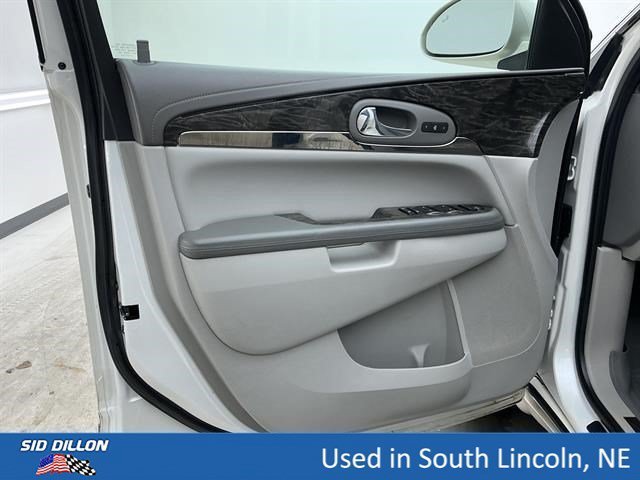 Used 2013 White Diamond Tricoat Buick Leather image 15