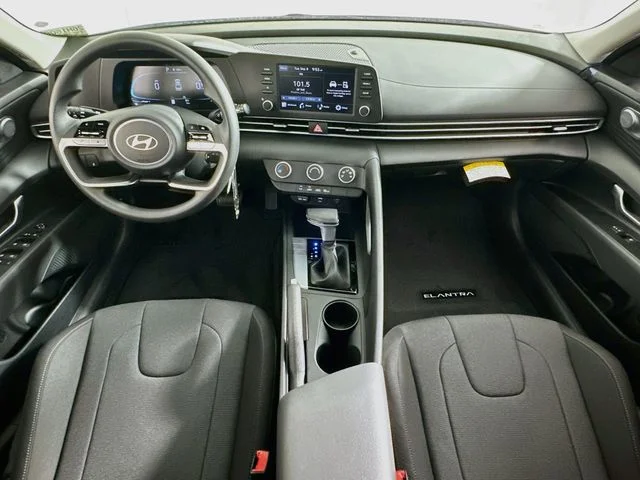 New 2026 Hyundai ELANTRA SE