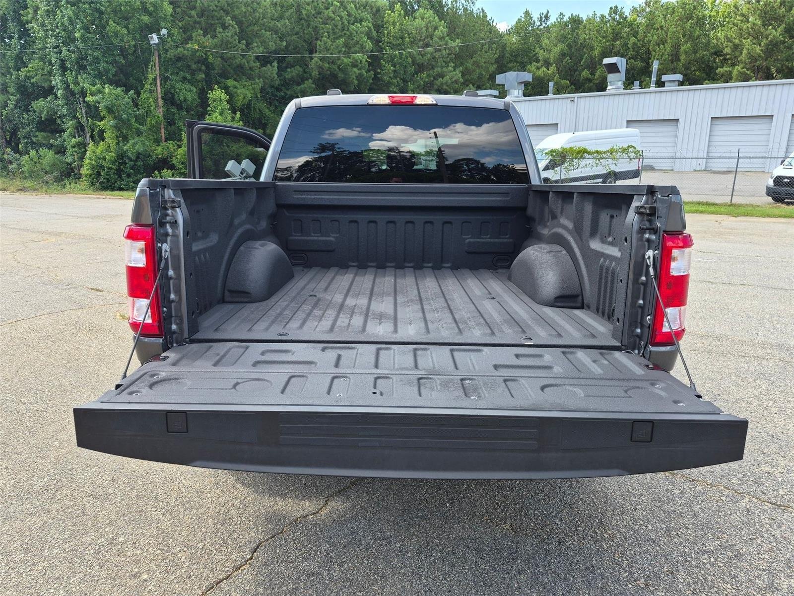 Used 2023 Carbonized Gray Metallic Ford XL image 27