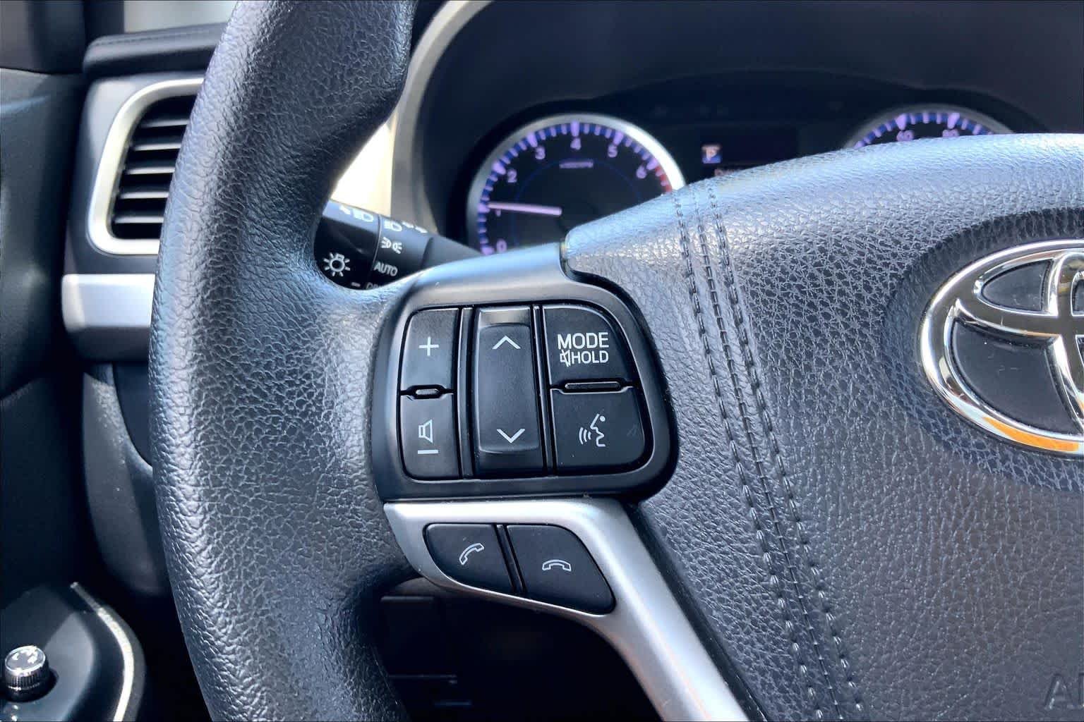 Used 2017 Celestial Silver Metallic Toyota LE image 22