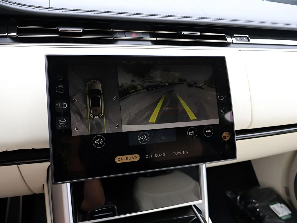 New 2026 Ostuni Pearl Wht Prem Met Land Rover Autobiography image 23