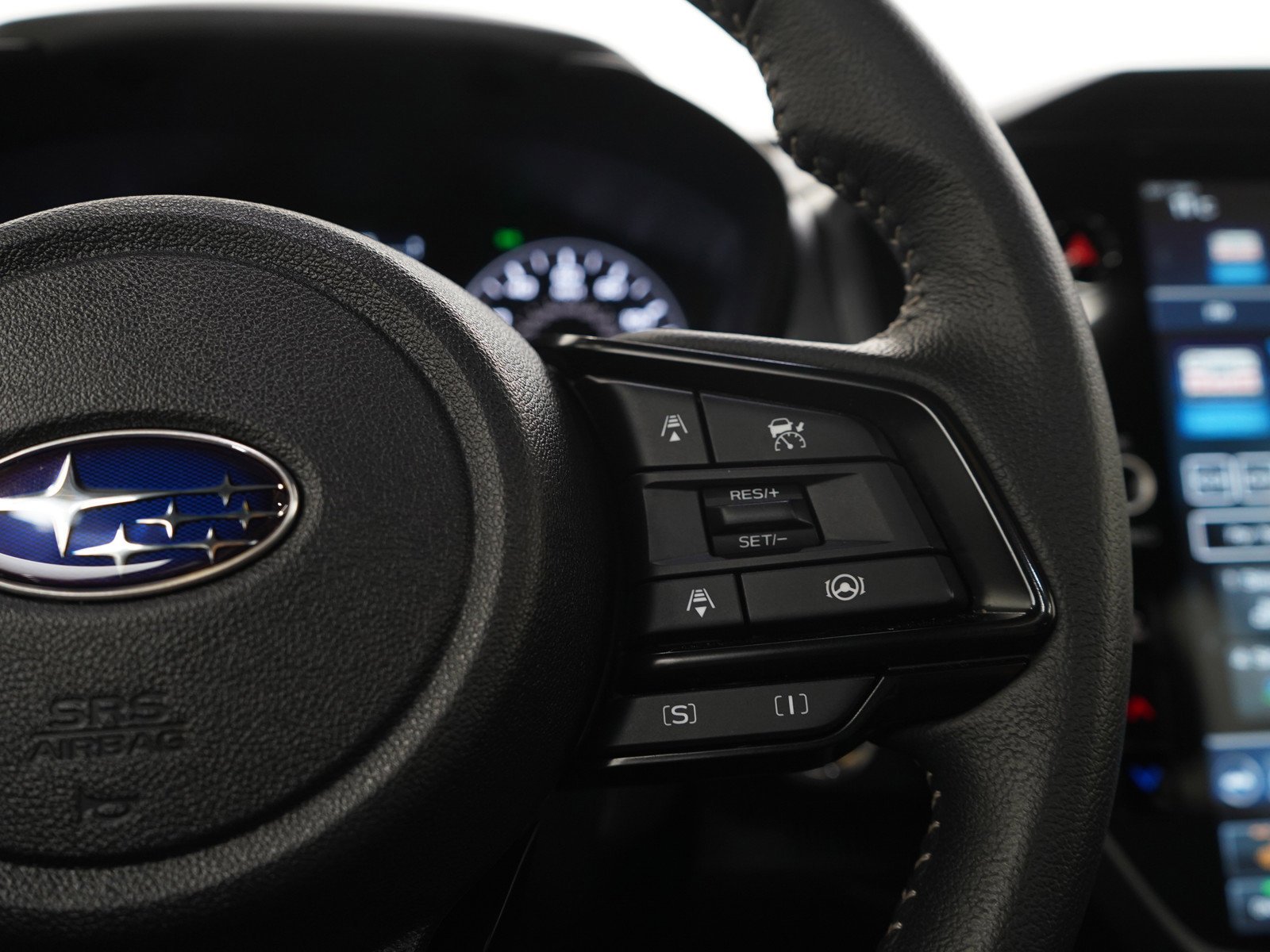 Used 2025 Gray Metallic Subaru Premium image 26