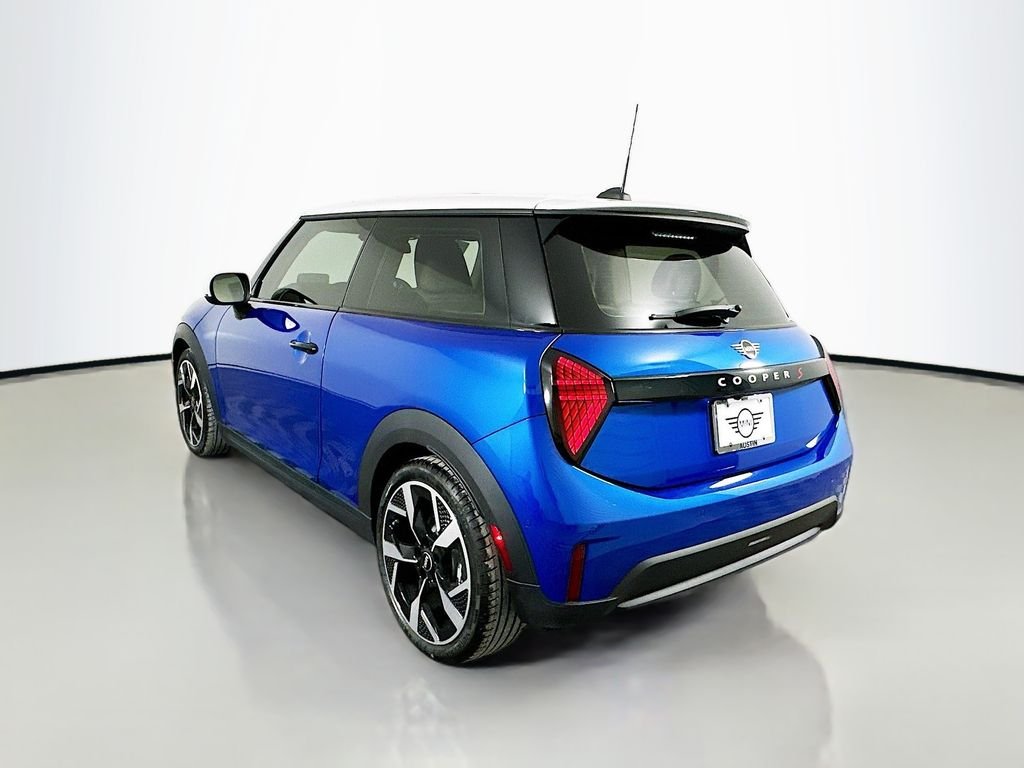 Certified Used 2025 Blue MINI Signature Plus image 7