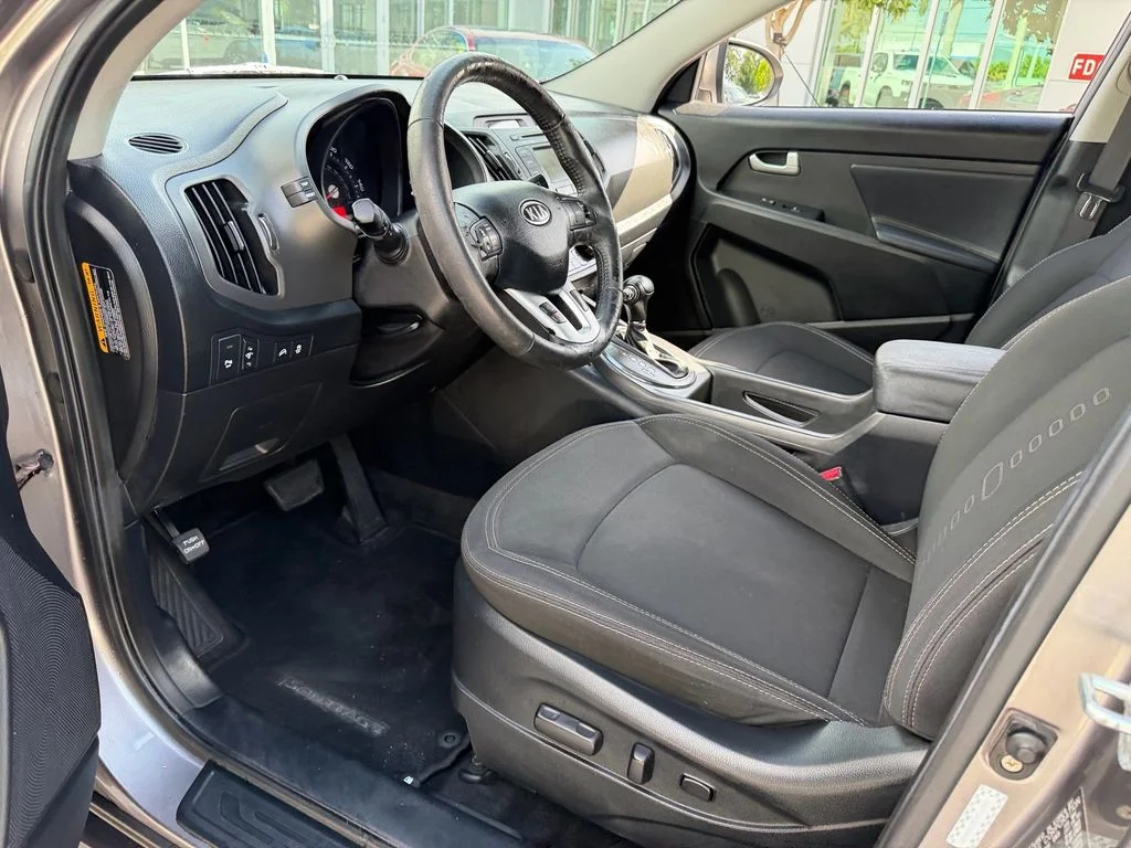Used 2012 Silver Kia EX image 11