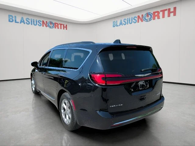 Used 2023 Black Chrysler Limited image 7