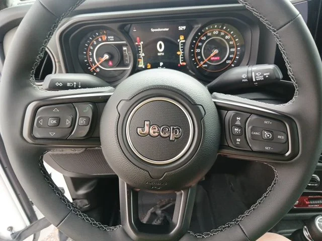 New 2026 Bright White Clear-Coat Exterior Paint Jeep Mojave X image 47