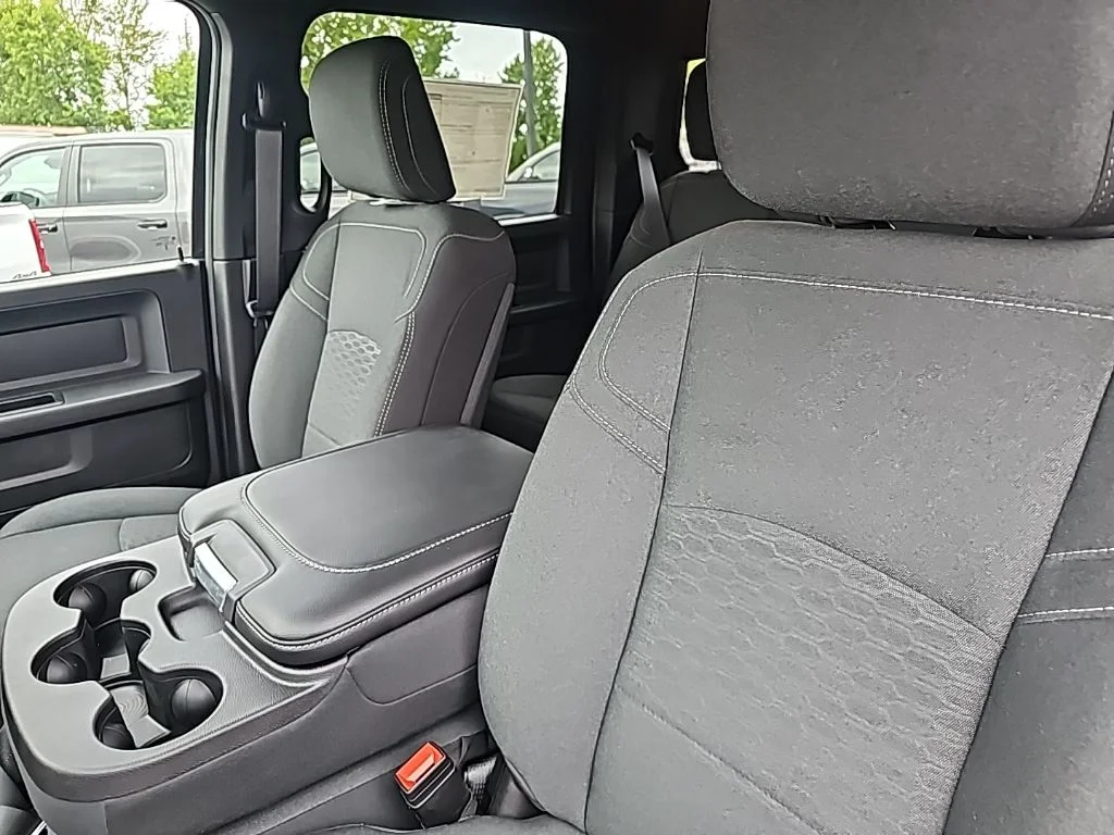 2025 RAM 3500 Tradesman - Photo 11