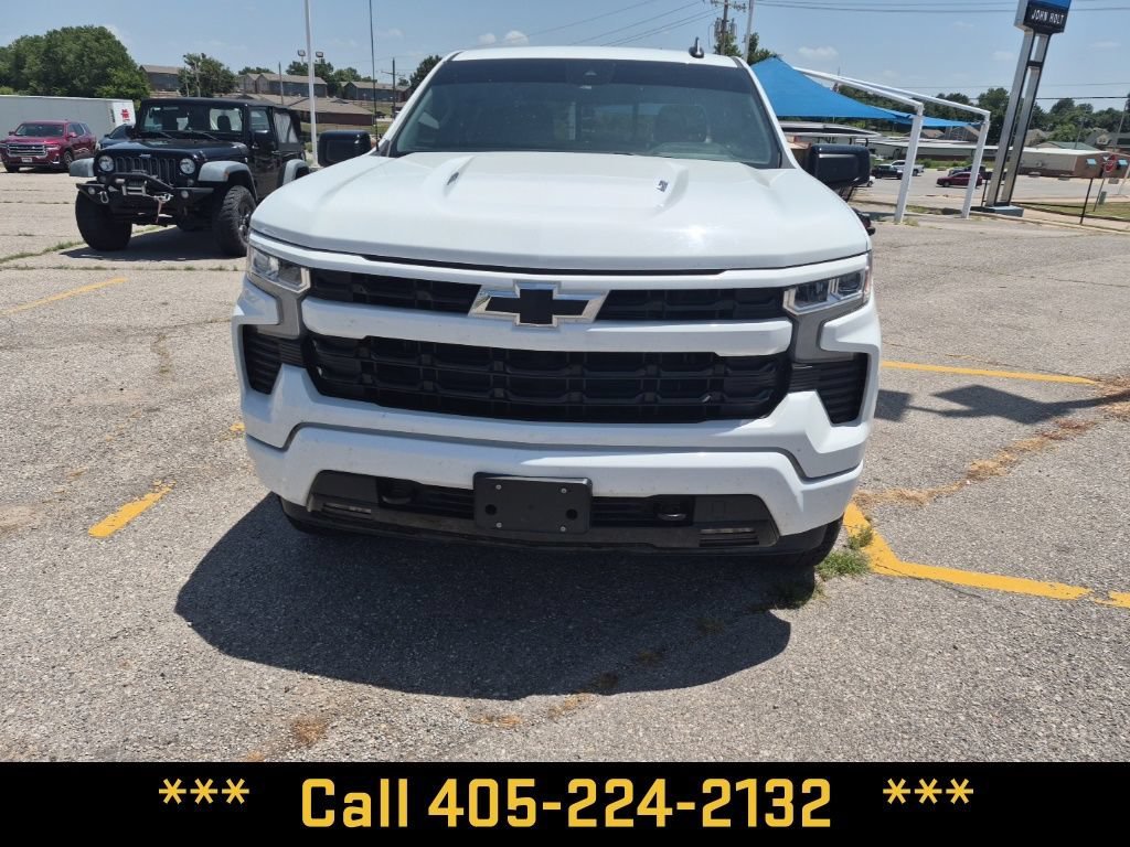 Used 2024 Summit White Chevrolet RST image 19