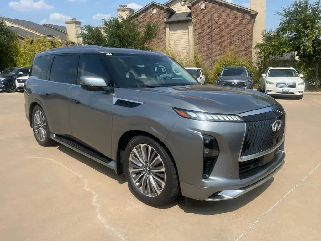 Certified Used 2026 Dynamic Metal INFINITI LUXE image 2
