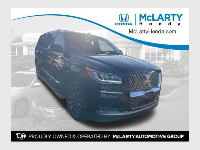 Used 2022 Black Metallic Lincoln Reserve image 1
